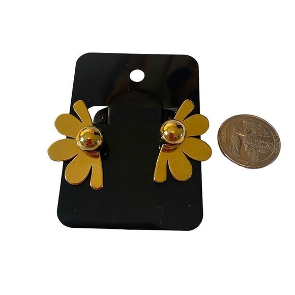 Gold Toned Flower Petal Clip-On Earrings. - Picture 5 of 5